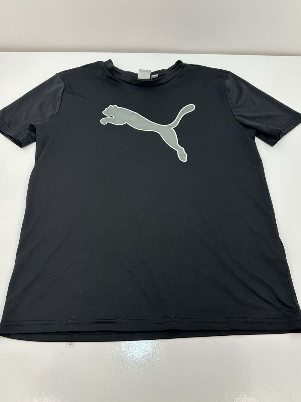 D116 Puma Black Graphic T-Shirt Size L (14-16)